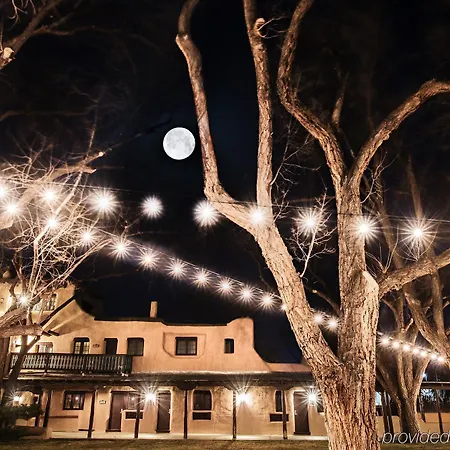 Sagebrush Inn & Suites Taos Exterior photo