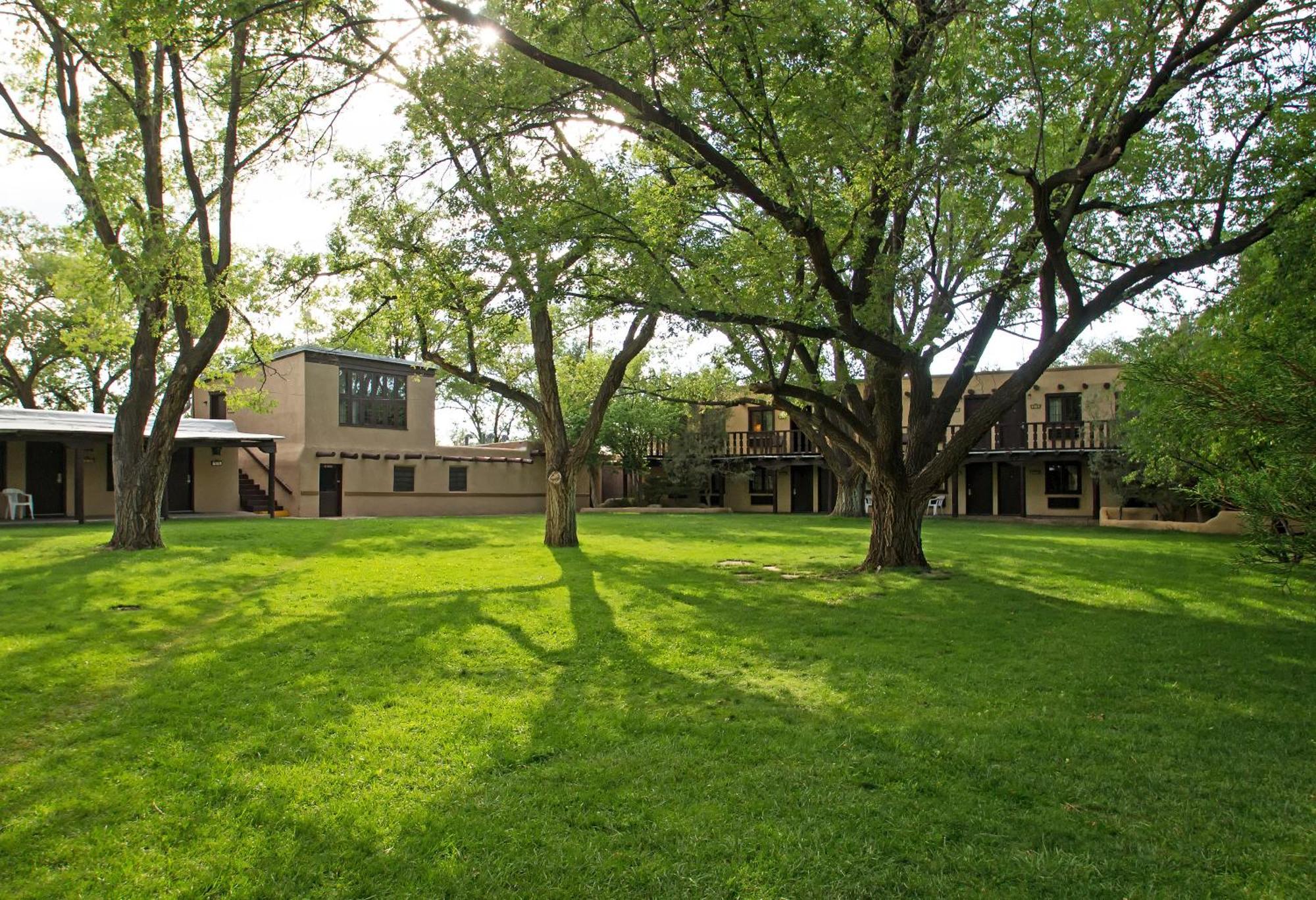 Sagebrush & Hotel 3*